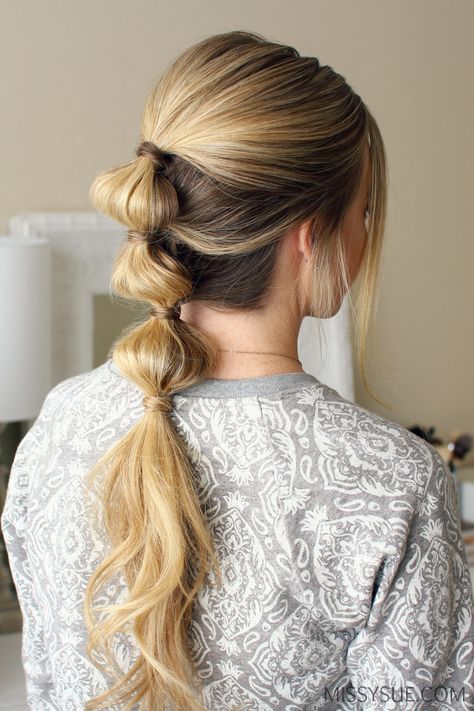 If you’ve been stuck in a hairstyle rut then you are going to love this triple bubble ponytail. It’s simple and stylish and works even better on second or third day hair. This can definitely be done in under 10 minutes so even if you’ve… Perfect Ponytail, Bubble Ponytail, Second Day Hairstyles, A Ponytail, Penteado Cabelo Curto, Teen Hairstyles, Hair Dos, Ponytail Hairstyles, Gorgeous Hair