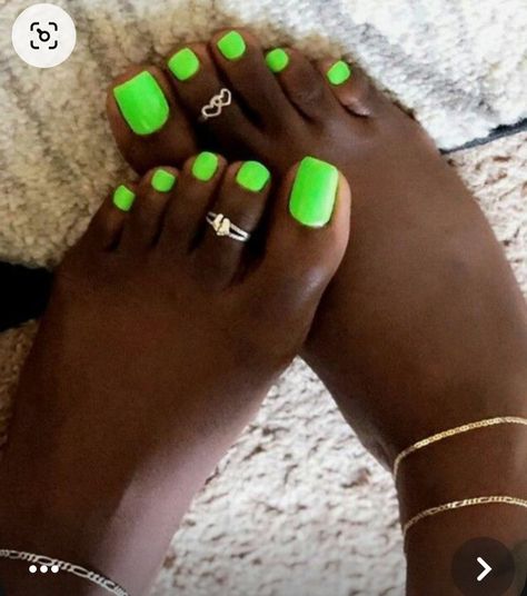 Green Toes Black Women, Lime Green Toe Nails, Mint Green Toe Nails, Toenail Polish Summer, Rainbow Toe Nails, Green Pedicure, Green Toe Nails, Blue Toe Nails, Summer Pedicure