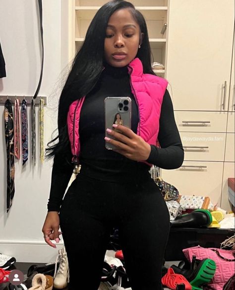 hot pink vests Puffer Vest Outfit Black, Pink Vest Outfit, Pink Vests, Pink Puffer Vest, Amour Jayda, Hot Pink Outfit, Puffer Vest Outfit, Jayda Cheaves, Jayda Wayda