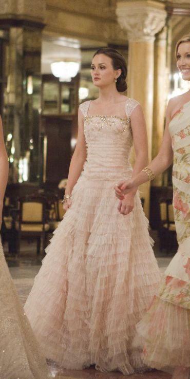 Blair Waldorf Engagement Dress, Monte Carlo Fashion, Blair Waldorf Pink Dress, Leighton Meester Dress, Meg Monte Carlo, Leighton Meester Monte Carlo, Cream Gown, Dior Dress Elegant, Leighton Meester Outfits