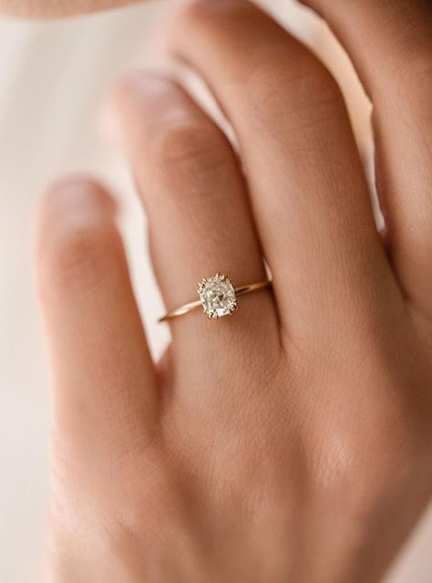 Minimalistic Wedding Ring Gold, Unique Engagement Rings Circle, Engagement Ring With Small Side Stones, Small Detailed Engagement Ring, Golden Engagement Ring Simple, Dainty Gold Diamond Ring, Simple Small Wedding Rings, Catholic Engagement Ring, Small Cushion Engagement Ring