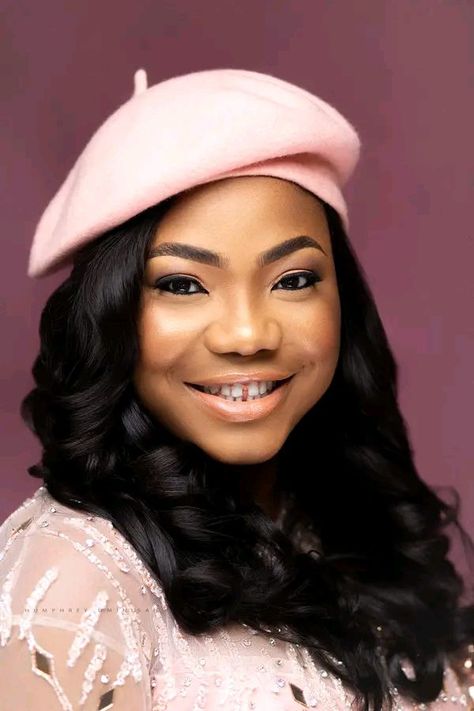 Nigerian beautiful gospel artist Mercy Chinwo Blessed who recently got married to her hearthrob @Pst Blessed has taken to her Instagram handle to celebrate a month as married woman.    The excited singer also stated that marriage was the best decision she ever took after receiving Christ while celebrating her husband. In her words: “After … The post Marriage is the best decision I made after Christ__ Mercy Chinwo appeared first on NaijaGospelBeats. Woman Praying Images Beautiful, Mercy Aigbe Fashion Style 2022, Mercy Chinwo, Black Woman Praying, God’s Mercy And Grace, Women Cape, Mary Mary Gospel Singers, Christian Family, Gospel Singer