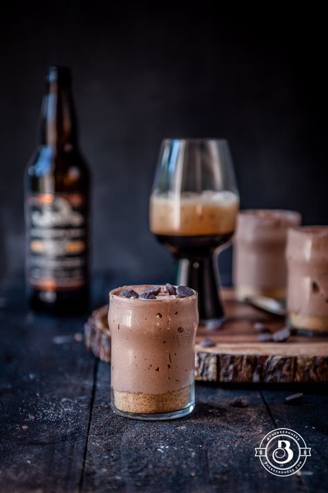 No Bake Chocolate Stout Cheesecake Cups - The Beeroness Beer Dessert, Guinness Recipes, Boozy Treats, Beer Dinner, Cheesecake Cups, Cooking With Beer, Beer Making, Boozy Desserts, Make Ahead Desserts