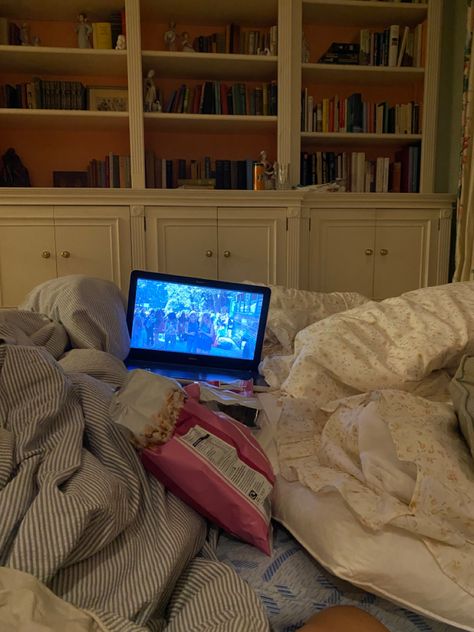 Watching A Movie In Bed Aesthetic, Watching Movies With Friends Aesthetic, Watching Barbie Movies Aesthetic, Friends Movie Night Aesthetic, Movie In Bed Aesthetic, Sleepover Friends Aesthetic, Watching Friends Aesthetic, Watching Movies In Bed Aesthetic, Friends Watching Movies Aesthetic