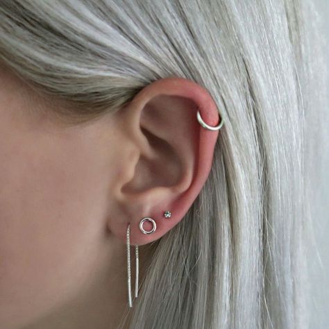 Ear Piercing Ideas, Cute Ear Piercings, Ear Party, Piercings And Tattoos, Party Earrings, Piercing Ideas, Silver Jewelry Handmade, Ear Piercing, Silver Hair