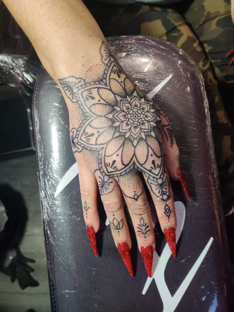 Lace Mandala Tattoo Hand, Lotus Flower Hand Tattoos For Women, Nessy Tattoo, Lotis Tattoo, Flower Hand Tattoos For Women, Women’s Hand Tattoos, Top Of Hand Tattoos For Women, Knuckle Tattoos For Women, Hand Tattoo Designs For Women