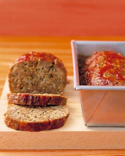 Meatloaf With Chili Sauce Recipe Meatloaf With Chili Sauce, Spicy Meatloaf, Heinz Chili Sauce, Chili Sauce Recipe, Pbs Food, Classic Meatloaf, Ground Sirloin, Best Meatloaf, Sloppy Joe