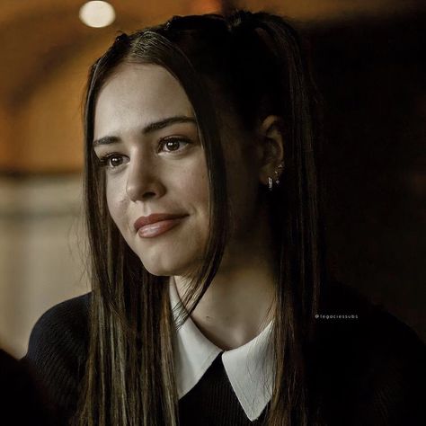 Josette 💚💚 Legacies Josie, Kaylee Bryant Icons, Josie Saltzman Icons, Ariana Grande Blonde Hair, Kook Princess, Ariana Grande Blonde, Dark Josie, Legacies Season 4, Wattpad Face Claims