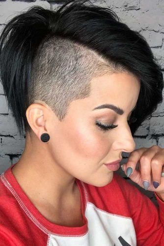 In Appreciation Of All The Babes Rocking A Disconnected Undercut ★ Disconnected Haircut, Types Of Hair Color, Undercut Hairstyles Women, Undercut Long Hair, Half Shaved Hair, Shaved Side Hairstyles, Disconnected Undercut, Short Hair Undercut, Long Pixie