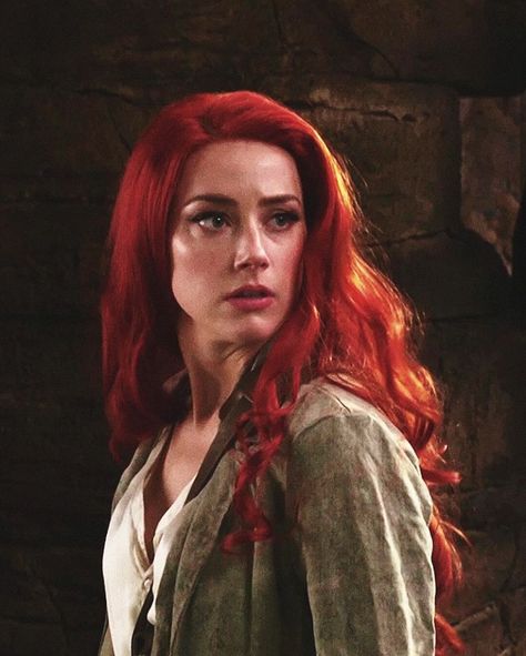 Meraaa, i really like Amber Heard, but I like her so much when she’s redhead Blink 182 Nurse Costume, Amber Heard Hair, Amber Head, Aquaman 2018, Amber Heart, Bright Red Hair, Redhead Girl, Brunette Girl, Amber Heard