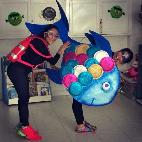 Rainbow Fish Dress Up, Rainbow Fish Book Week Costume, Cardboard Fish Costume, Fish Costume Kids, Rainbow Fish Costume, Fish Costumes, Under The Sea Costumes, Sea Costume, Fish Costume