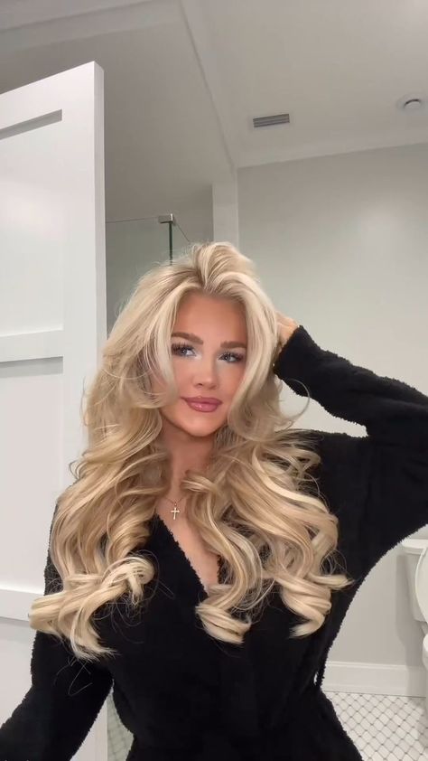 Sunkissed Look, Blowout Curls, Bombshell Hair, Curls For Long Hair, Blonde Hair Inspiration, Blowout Hair, Glam Hair, Hairdo For Long Hair, Wedding Hair And Makeup