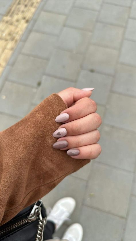 Square Fall Nail Designs, Ongles Beiges, Beige Nails Design, November Nails, Hello Nails, Subtle Nails, Beige Nails, Simple Gel Nails, Soft Nails