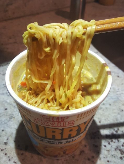 Curry Cup Noodle Cup Of Noodles Aesthetic, Ramen Cup Noodles Aesthetic, Cup Noodles Recipes, Cup Noodles Aesthetic, Instant Noodles Aesthetic, Cup O Noodles, Noodle Aesthetic, Ramen Cup Noodles, Cup Of Noodles