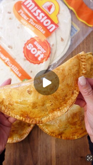 Winny Hayes on Instagram: "#Ad I love using Mission Super Soft Soft Taco Tortillas to make these quick and delicious breakfast empanadas. The texture is so soft and these tortillas are versatile to help everyday meal easier and more enjoyable. You can get really creative with the fillings here; the possibilities are endless!! Check out the link in my bio to learn more about Mission Super Soft Soft Taco Tortillas. @missionfoodsus #MissionByMe #MissionPartner" Filled Tortilla Recipes, Spam Tacos Recipe, Recipes With Flour Tortillas Dinners, Tortillas Recipe Ideas, Things To Make With Flour Tortillas, Uses For Tortillas, Diy Empanadas, Easy Tortilla Recipe Meals, Taco Pockets Tortillas