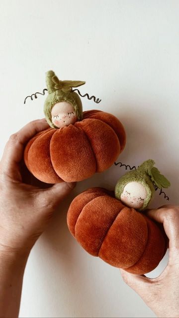 Handmade Pumpkins Diy, Pumpkin Pie Crafts, Pie Craft, Dolls Handmade Diy, Felt Pattern, Doll Sewing Patterns, Diy Pumpkin, Waldorf Dolls, Baby Decor