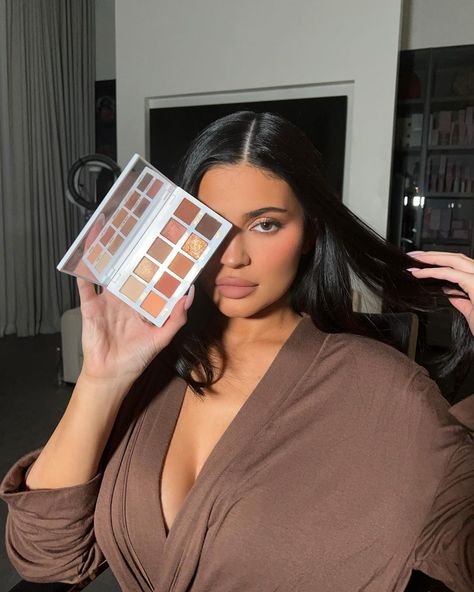 Kylie Bronze Palette, Mauve Palette, Maquillaje Kylie Jenner, Kylie Jenner Kim Kardashian, Kim Kardashian Kylie Jenner, Bronze Palette, Holmby Hills, Kylie Baby, Kylie Jenner Lipstick