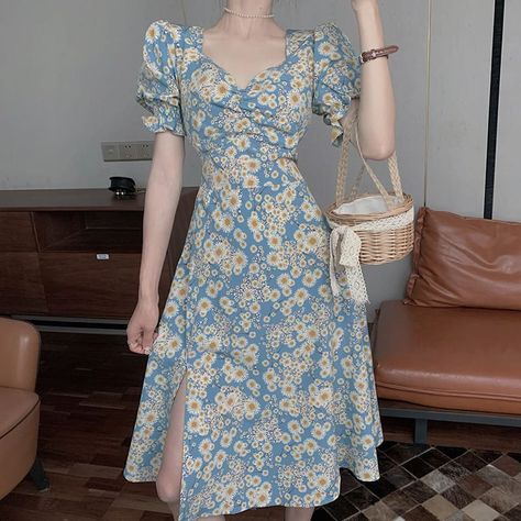 #puffsleeves #casualoutfit #mididress #koreanfashion #kfashion #breathablefabric Cottage Dress, Outdoor Dress, Side Split Dress, Midi Dress Chic, Beach Holiday Dresses, Mori Girl Fashion, Cottagecore Fashion, Shein Dress, Sleeves Clothing