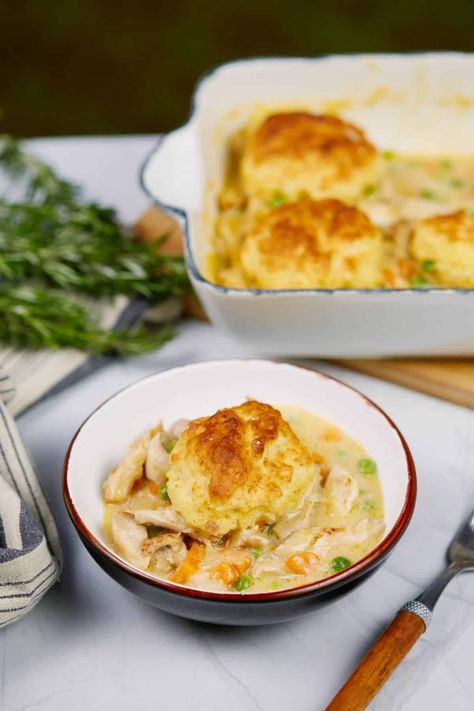 Chicken And Dumplings Pillsbury, Chicken And Dumplings Casserole, Chicken Dumpling Casserole, Dumpling Casserole, Chicken Dumpling, Homemade Chicken And Dumplings, Chicken Cordon Bleu Casserole, Frozen Dumplings, Chicken Bouillon