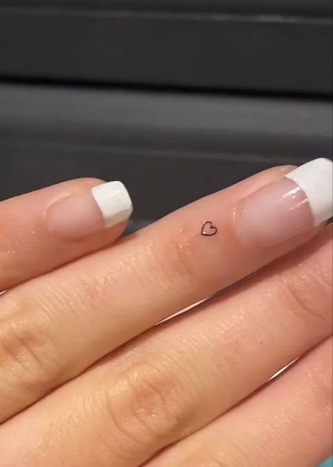 Tiny Finger Heart Tattoo, Mini Heart Tattoo Finger, Small Tattoos Hand Fingers, Small Heart Tattoo Finger, Small Heart Tattoo On Ring Finger, Finger Tattoos For Women Heart, Heart On Pinky Tattoo, Hidden Finger Tattoos For Women, Mini Heart On Finger Tattoo