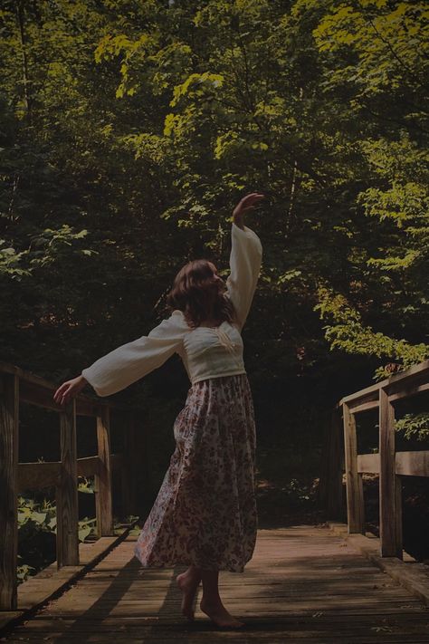 Practical Magic Photoshoot, Fantasy Senior Pictures, Narnia Photoshoot, Forest Fairy Photoshoot, Forest Portrait Photography, Forest Photoshoot Ideas, Cottagecore Photography, Woodland Photoshoot, Woods Photoshoot