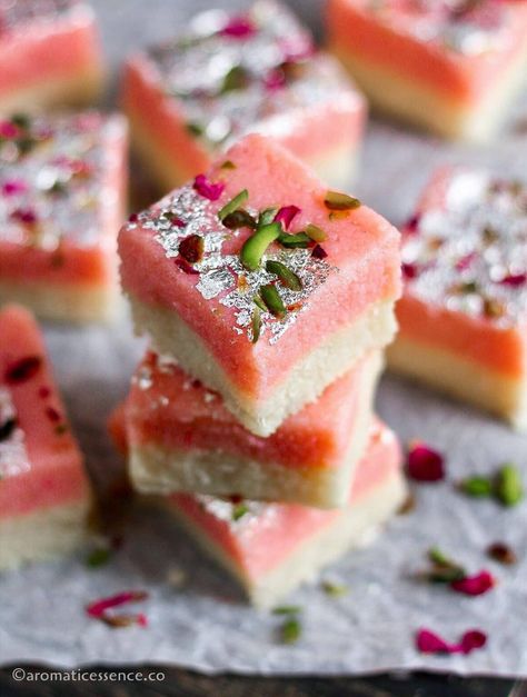 Easy Barfi Recipe, Coconut Barfi Recipes, Nariyal Barfi, Coconut Burfi Recipe, Diwali Desserts, Parsi Recipes, Coconut Barfi Recipe, Diwali Mithai, Coconut Barfi