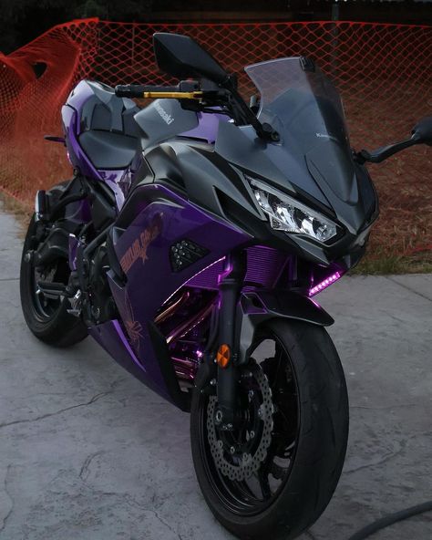 limits, they’re only made up from the last person⏱️#motorcycles #bikelife #explore #r6 #sunset #motorbike #biker #ninja650 #ninjazx6r  Credits @kdaddyluv Purple Sports Bike, Kawasaki Ninja H2r Purple, Cool Motorbikes, Purple Motorcycle Aesthetic, Black And Purple Motorcycle, Purple Motorcycle Helmet, Custom Sport Bikes Motorcycles, Moter Cycles, Moter Cycle