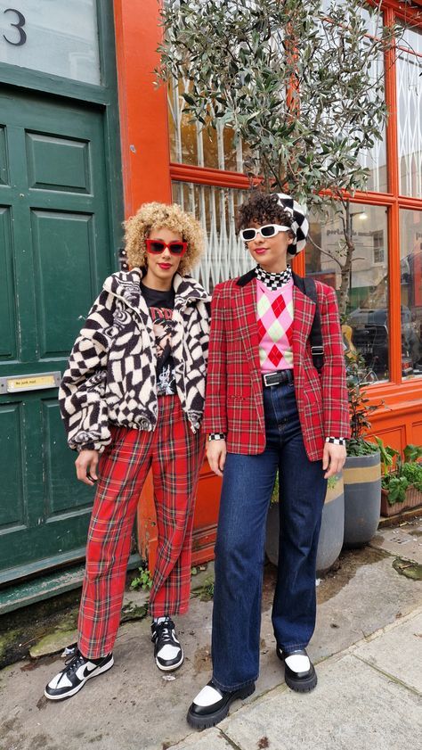 80s British Punk Fashion, Power Clashing, Colorful Aesthetic Outfits, Pattern Clash, Fashion Knowledge, Mod Cloth, Fashion Figure, Style Loafers, Pattern Outfits