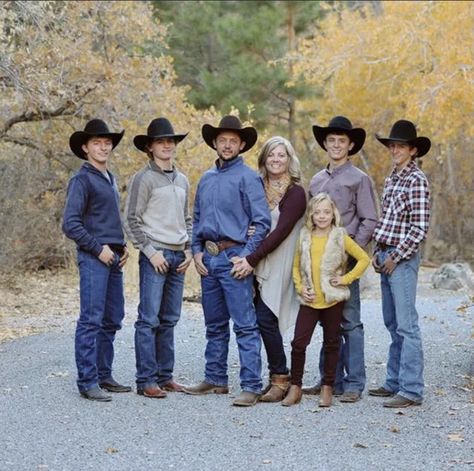 Rusty, Ryder, Cody, ShaRee, Lilly Joe, Stetson and Statler Wright(in that order from left to right). Statler Wright, Ryder Wright, Stetson Wright, Future Cowboy, Western Family Photos, Wright Family, Dale Brisby, Men's Equestrian, Horse Competition