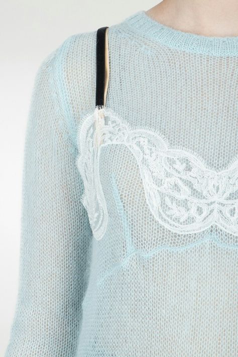 Embellished Knitwear, Lace Knitwear, Fashion Illustration Template, Structured Fashion, Knitwear Details, Knitwear Trends, Crochet Weaves, Lace Sweater, Light Knit