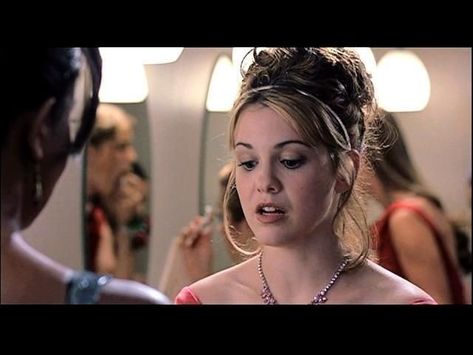 10 Things I Hate About You (1999) - Bianca Stratford Bianca Stratford, Haircut Options, 10 Things I Hate About You, Kin List, 90s Vibes, Prom Hair, Role Models, Your Image, Hair Inspo