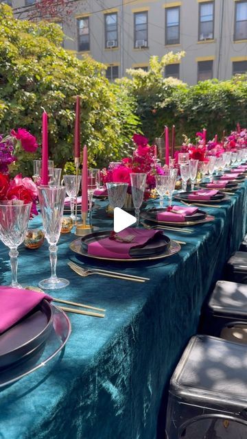 Jewel Tone Christmas, Jewel Tone Wedding, Barbie Theme, Tea Ideas, Christmas Tablescape, Table Scapes, Christmas Tablescapes, Event Space, Jewel Tones