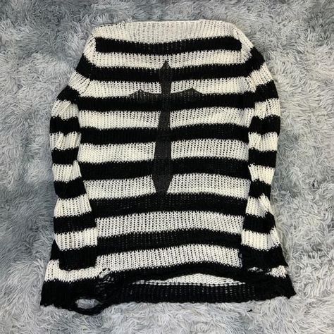 962e56a8a0b0420d87272a682bfd1e53desc41309703ri Harajuku Grunge, Goth Harajuku, Ripped Sweater, Goth Streetwear, Couples Sweaters, Stripe Outfits, Emo Outfits, Oversize Knit, Oversized Knitted Sweaters