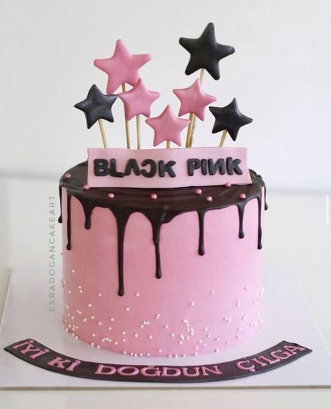 Blackpink Cake Aesthetic, Blackpink Cake Ideas, Pastel Blackpink, Black Pink Cake, Blackpink Pasta, Blackpink Cake, Blackpink Birthday, Chocolate Oreo Cake, 15th Birthday Cakes