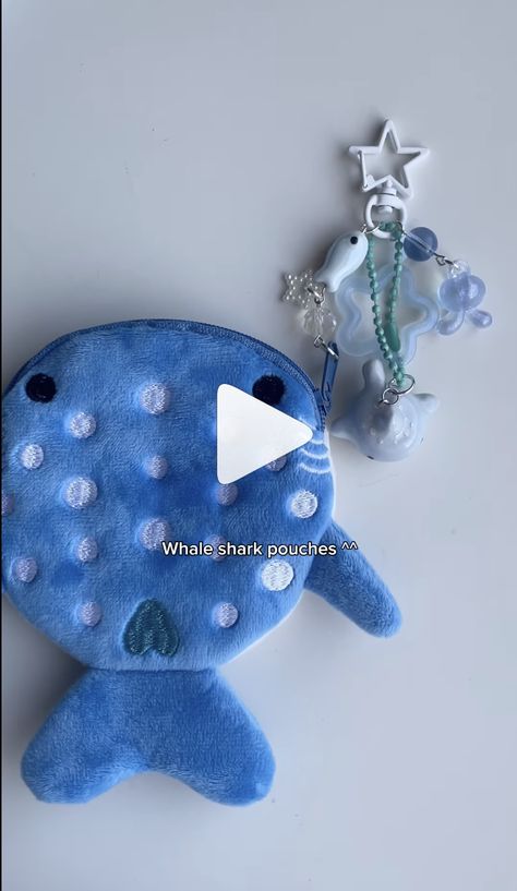 Whale Shark Pouch, Whale Pouch, Beaded Things, Whale Shark, Cute Keychain, Coin Pouch, Random Things, Keychains, Art Projects