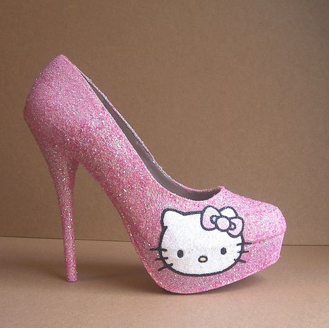 kitty1 | Flickr - Photo Sharing! Hello Kitty High Heels, Hello Kitty Heels, Hello Kitty High, Hello Kitty Photos, Hello Kitty Merchandise, Hello Kitty Shoes, Charmmy Kitty, Glitter High Heels, Casual Cosplay