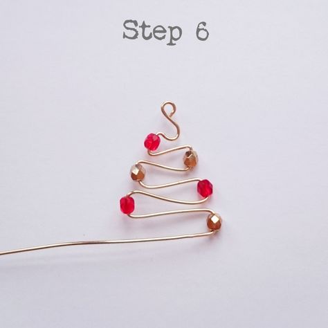 Holiday Earrings Diy, Diy Christmas Earrings, Christmas Jewelry Diy, Christmas Tree Beads, Copper Christmas, Sparkly Christmas, Diy Wire Earrings, Earrings Tutorial, Jewelry Christmas Tree