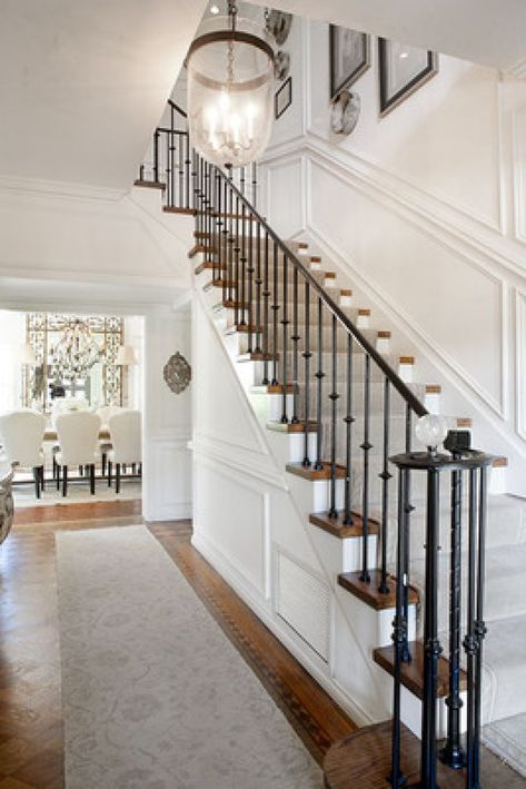 Modern Colonial Home Decor, Center Colonial Entryway, Southern Staircase Entryway, Center Hall Colonial Staircase, British Colonial Staircase, Colonial House Entryway Foyers, Colonial House Staircase, Traditional Colonial House Interior, Modern Colonial Staircase