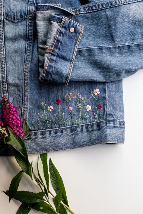 Denim Jacket Embroidery, Jean Jacket Diy, Embroidery Jeans Jacket, Embroidery Jeans Diy, Jacket Diy, Jeans Embroidery, Diy Denim Jacket, Embroidered Jean Jacket, Diy Jeans