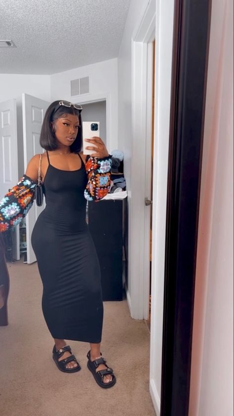 Maxi Dress Inspo Aesthetic, Black Dress Inspo Casual, Dad Sandals Outfit Black Women, Black Dress Outfit Black Women, Basic Dress Outfit, Black Maxi Dress Outfit Ideas, Body Con Dress Outfit, All Black Dresses, Boujee Outfits