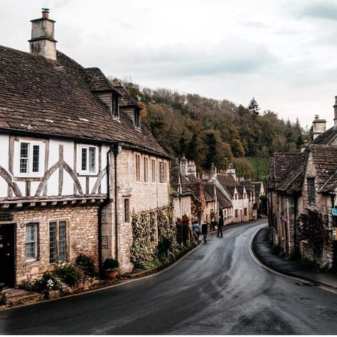 Pinterest: Maggie875 Pretty Cities, Grassland Habitat, Castles To Visit, Castle Combe, English Village, Interesting Buildings, Stately Home, Jan 1, English Cottage