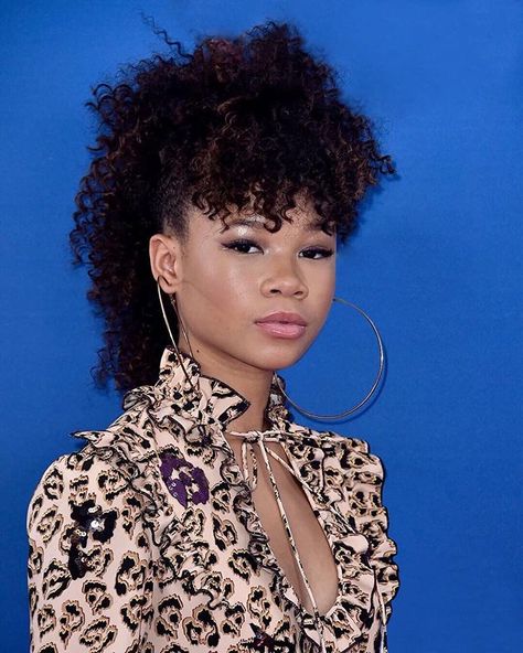 Trendy Hairstyles For Black Women, Curly Mohawk Hairstyles, Short Natural Curls, Curly Mohawk, Storm Reid, Natural Braided Hairstyles, Tapered Natural Hair, Side Swept Hairstyles, Mohawks