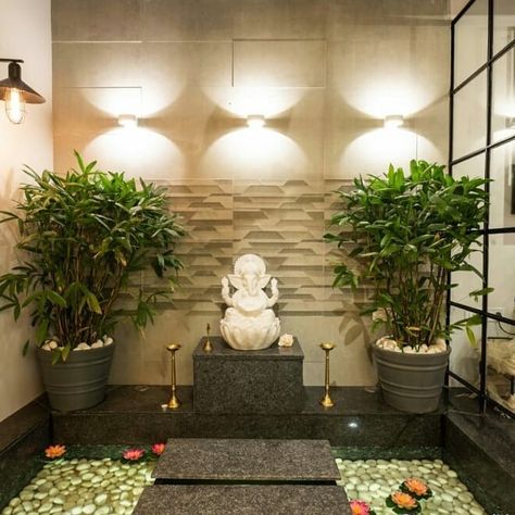 Buddha Decor Entryway, Foyer Room, Indoor Landscape, Garden Interior Design, 3 Storey House Design, Balcony Gardens, Interior Balcony, Stone Wall Design, Garden Interior