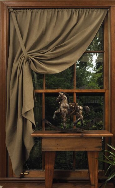 Cortinas Country, Cabin Curtains, Primitive Curtains, Drapes And Blinds, Curtains And Draperies, Diy Dollhouse Furniture Easy, Diy Kitchen Furniture, Fabric Blinds, Diy Outdoor Kitchen