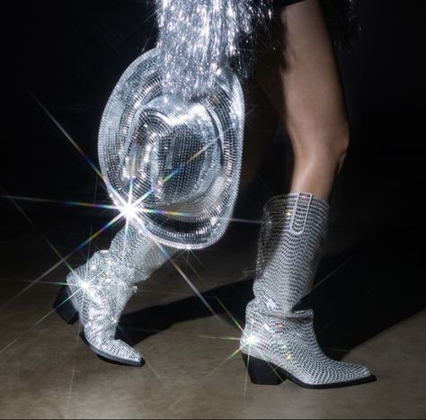 Chrome Cowboy Hat, Sparkle Cowgirl Aesthetic, Space Cowboy Aesthetic Outfits, Disco Core Aesthetic, Glitter Cowboy Aesthetic, Beyonce Cowboy Hat, Disco Cowboy Aesthetic, Glitter Cowgirl Aesthetic, Silver Rave Outfit