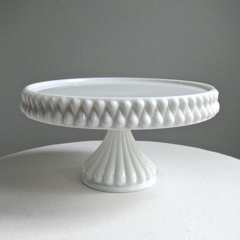 Vintage Wedding Cake Stands - Victorian Glass, Milk Glass and More Teardrop Cake, Victorian Cakes, Milk Glass Wedding, Cake Carriers, Milk Glass Cake Stand, Vintage Cake Plates, Vintage Wedding Cake, Cake Stand Ceramic, Glass Things