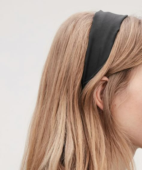 head bands The Haunting Of Bly Manor, Haunting Of Bly Manor, Bly Manor, Derry Girls, Chilling Adventures Of Sabrina, Black Headband, Gwen Stacy, The Haunting, Peter Parker