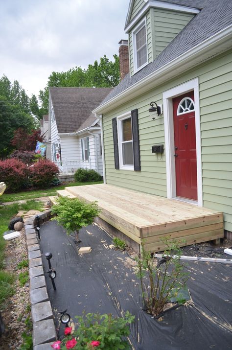 Add Front Deck To House, Diy Deck Over Concrete Steps, Front Porch Deck Ideas Entrance, Small Front Deck Ideas, Front Deck Ideas Entrance, Uncovered Front Porch Ideas, Small Front Deck, Front Porch Deck Ideas, Uncovered Front Porch