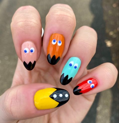 #pacman #arcade #nails #nailart #nailpolish #nailsofinstagram #naildesign #nailideas #nailartdesigns #nailartdesign #gelnails #gelpolish #colorfulnails Pacman Nail Art, 80s Nail Ideas, Geek Nail Art, Super Mario Bros Nail Art, Video Game Nail Designs, Mario Cart Nails, Funny Nails Design, Board Game Nails, Silly Nail Designs