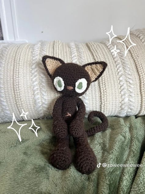 Crochet Shiesty, Crochet Cat Plushies, New Sew Crochet Patterns, Black Yarn Crochet Projects, Crochet Cat Doll, Things To Crochet Your Boyfriend, Cat Plushie Crochet, Cats Crochet, Cat Crochet Plushie